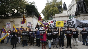 Protests as Chinese President begins controversial state visit to the UK