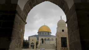 US journalist asks fiery Muslim cleric: Why can\'t Jews pray at Temple Mount?