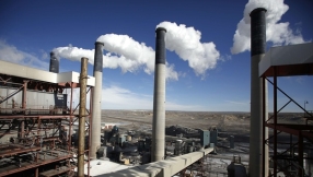 Supreme Court votes narrowly to block Obama\'s plan to cut greenhouse gases