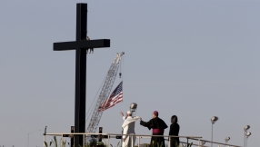 At Mexico-US border, Pope condemns suffering of migrants