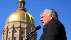 Franklin Graham slams Romney, \'corrupt\' political parties for turning poll campaign into reality TV â with media\'s help