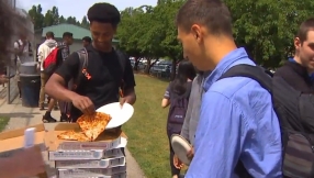 Church serves free pizzas to students, but school cafeteria workers aren\'t pleased â here\'s why