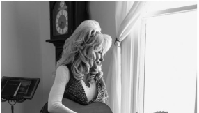 Dolly Parton says hellfire and brimstone preaching impacted her music: \'I grew up knowing Jesus loved me\'