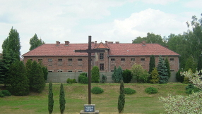 US rabbi appeals to Pope Francis to shut down Catholic church at Auschwitz