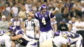 Record-breaking NFL quarterback Brett Favre thanks Jesus as he\'s inducted into Hall of Fame