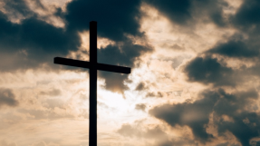 In need of spiritual power?  Here are 7 Bible verses which reflect on the power of the cross 