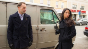 \'Elementary\' season 5 premiere, spoilers: Holmes and Watson turn to old friends for help