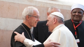 Pope greets Archbishop Welby in Assisi for day of prayer for peace