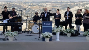 Christian Leaders Gather Hundreds of Faithful in Jerusalem to Pray for Peace